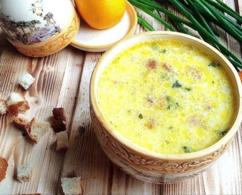 Сырный суп классический с плавленым сыром и сухариками