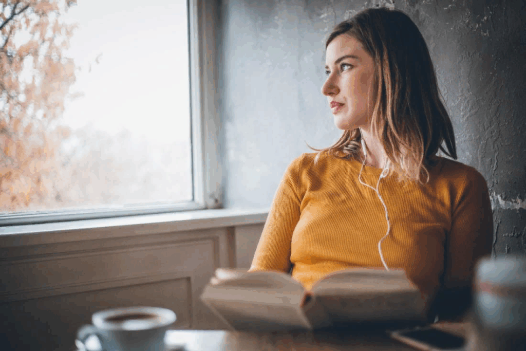 Девушка с книгой