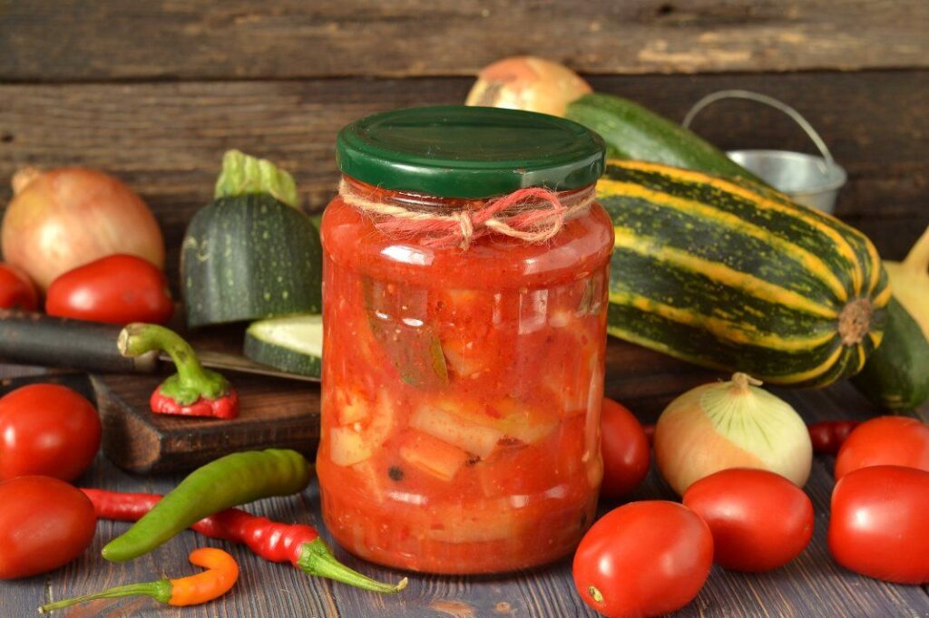 Кабачки с помидорами и перцем (ассорти на зиму)